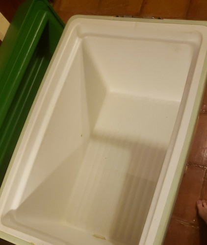 Vintage Coleman Cooler Dual Green with Metal Handles and Interior Shelf 1970s - Picture 8 of 12