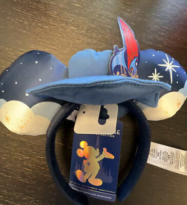 Disney World 50th Mickey Peter Pan display picture 3