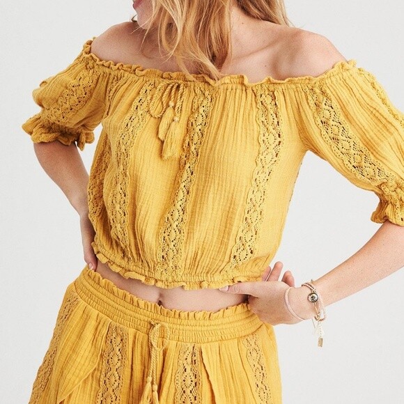 american eagle yellow crop top