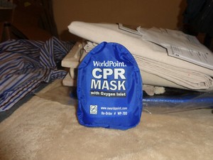 world point cpr mask with oxygen inlet