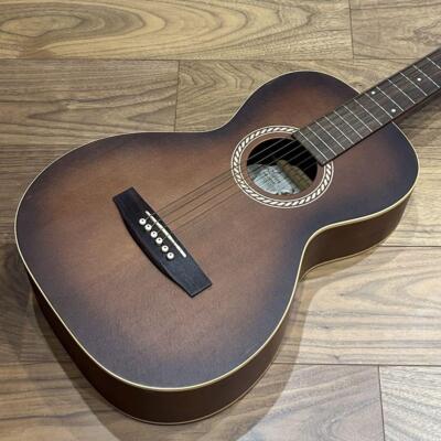 Acoustic Guitar Art Lutherie AMI Cedar Lacquer Finish Acoustic Guitar Art Lutherie AMI Cedar Lacquer Finish