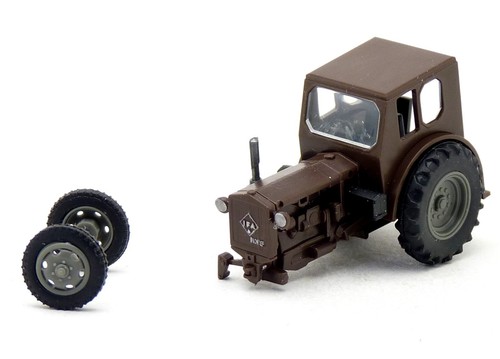 Mehlhose 210 006405 - IFA Pionier Traktor Trecker grün Modell - DEFEKT - 1:87 H0