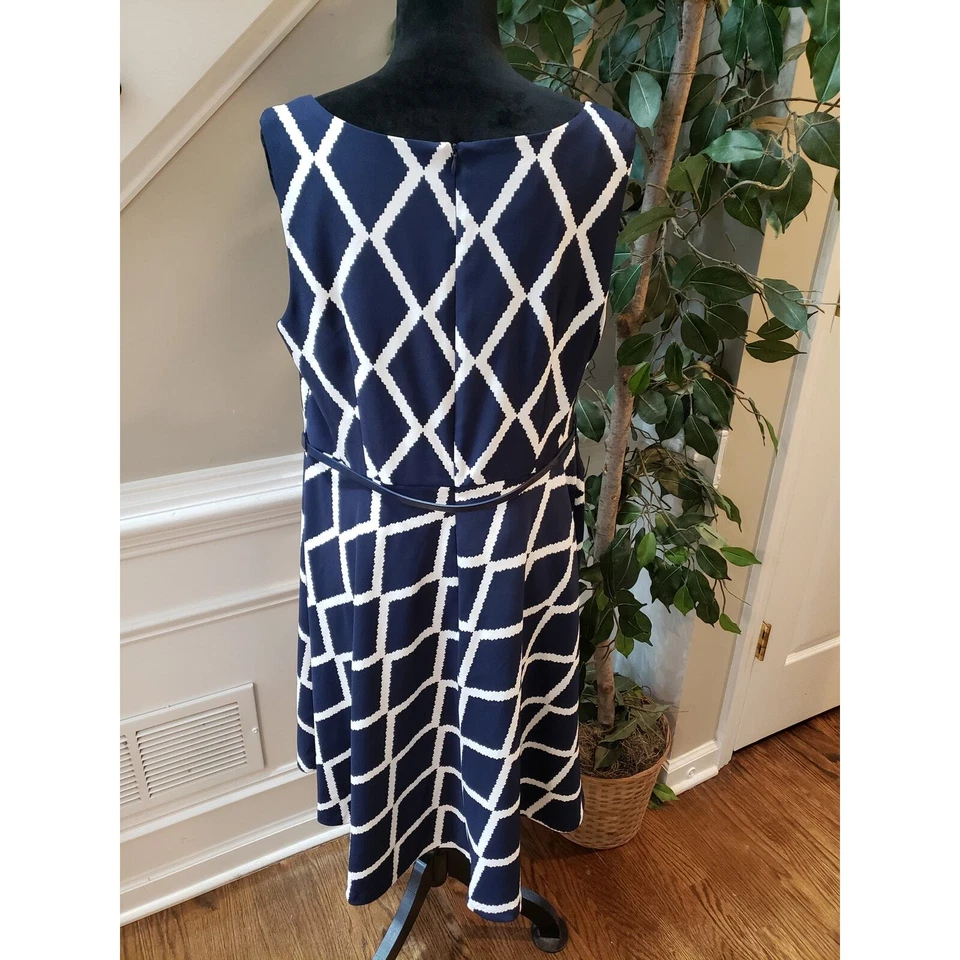 Vestido Vaina AGB Para Mujer 14W Azul y Blanco Cuello Redondo Sin Mangas Cinturón Pullover Foto 4 de 4