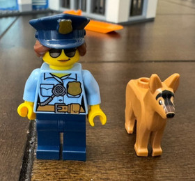 Lego 60141 City Police Station - Complete with minifigs & Instructions