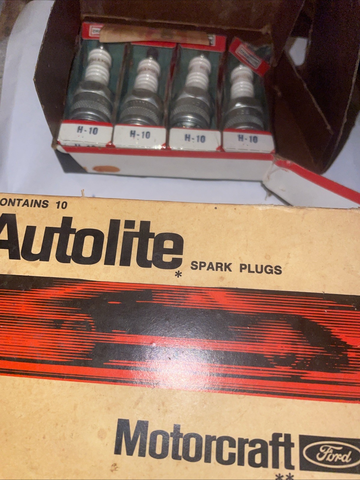 19 Autolite Ford Motocraft Sparks Plugs 4 Champion H-10 Ford Plugs Plus Qt Oil