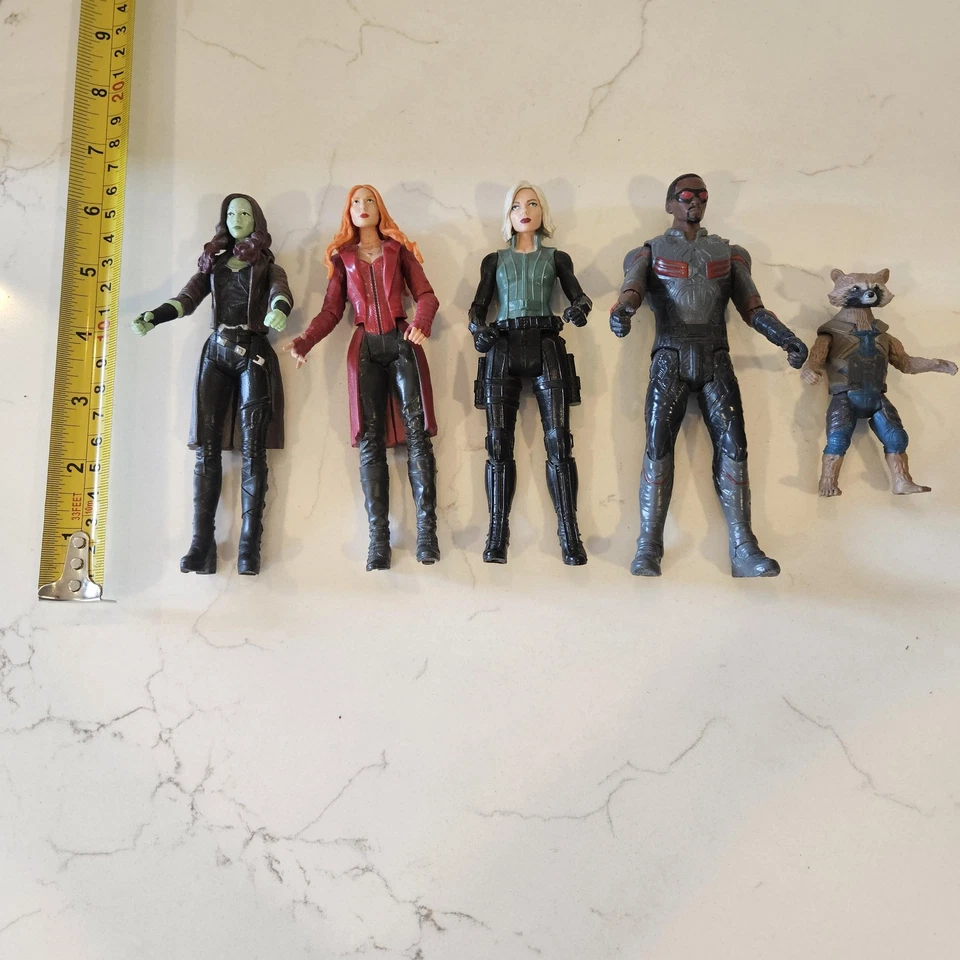 Lote 5 bonecos de ação Marvel Legends Guardians Avengers Rocket Falcon Gamora - Imagem 3 de 4