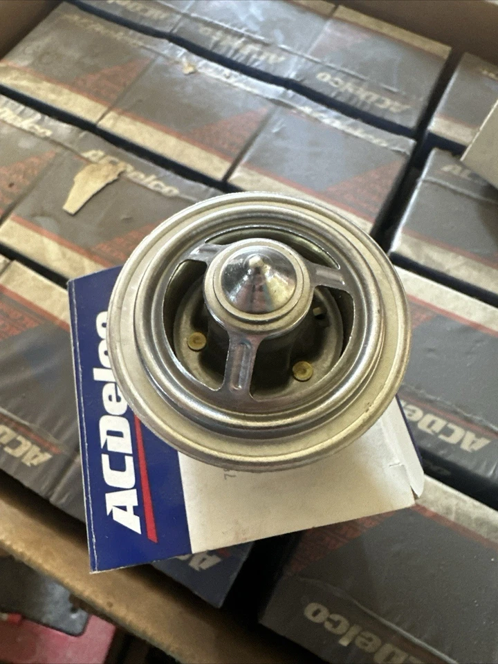 Термостат охлаждающей жидкости двигателя Ac Delco номер детали - 12559337 для GM - Изображение 2 из 3
