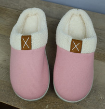 Cozy Pink Memory Foam Fleece Lined House Slippers Womens Size 7 - 8 New