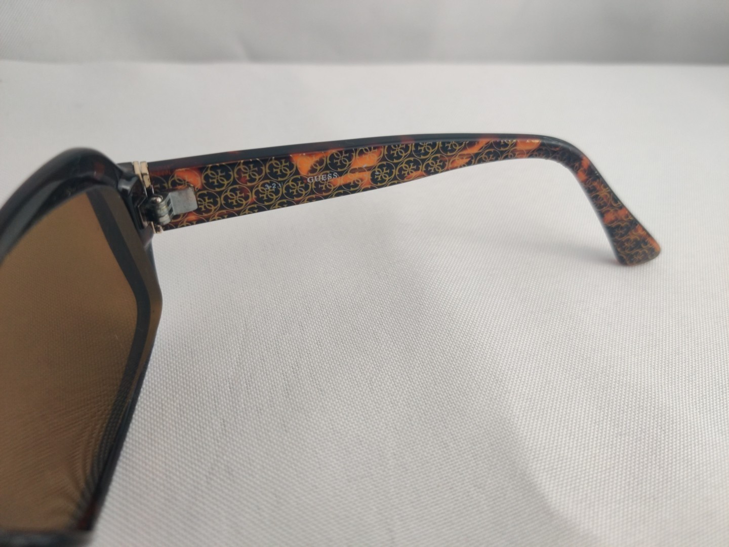 Guess GU7410 52E Tortoise Rectangular Plastic Sun… - image 6