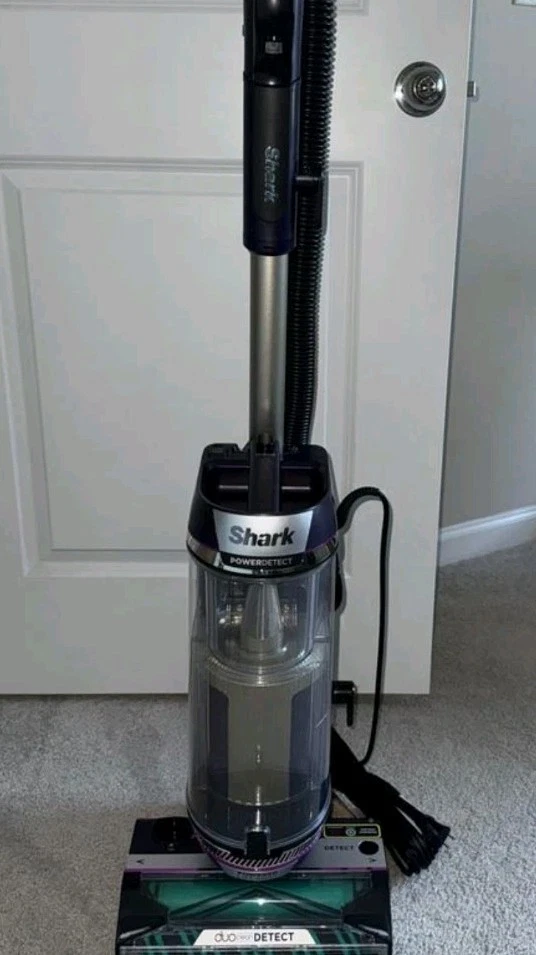 Shark PowerDetect Bagless Upright Pet Corded Vacuum Cleaner AZ3900UKT Used Clean - Image 3 of 4