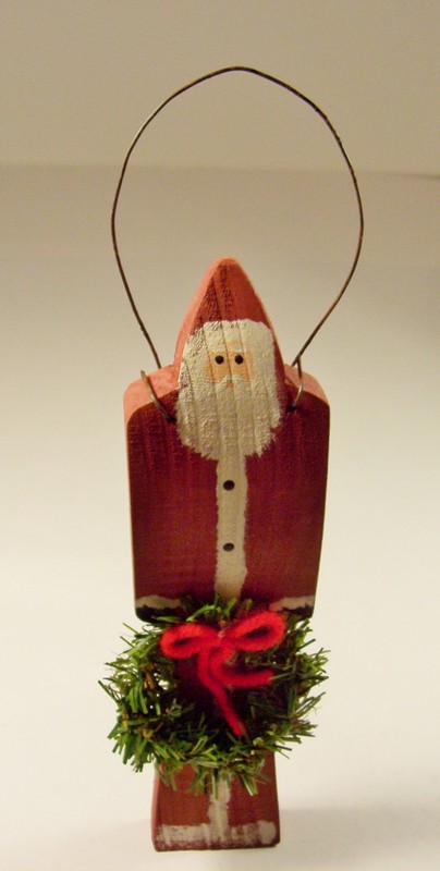 Christmas Ornament Folk Art Santa Claus Wood Figurine Wreath