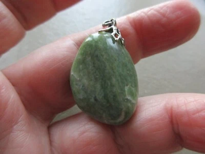 LARGE VINTAGE SILVER TONE GREEN AGATE POLISHED STONE FOB CHARM PENDANT BRACELET - Image 1 of 4