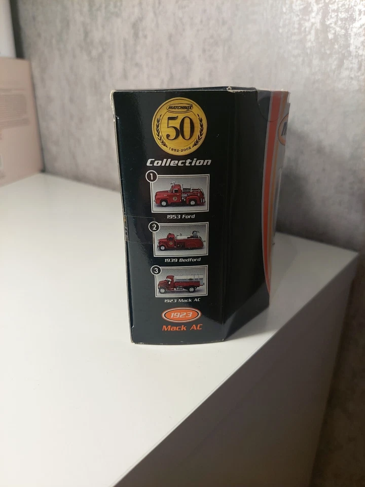 Camión vehículo fundido a presión Matchbox Collectibles Mack AC edición limitada nuevo coche 2001 Foto 4 de 4