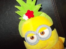 Doudou peluche Minion ananas