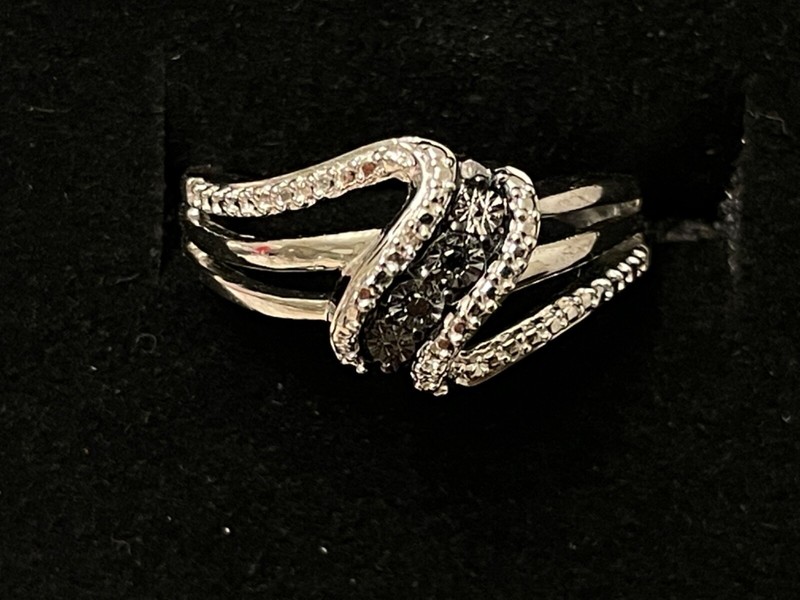 STYLISH Kay Jewelers Sterling Silver Black & White Diamond Ring (Sizes 6.75 & 7)