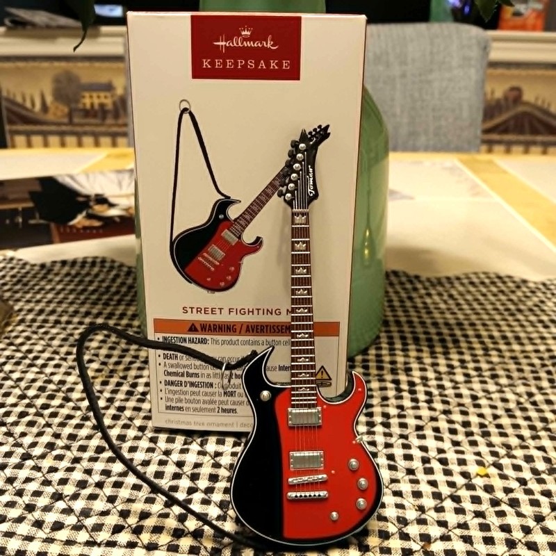 HALLMARK THE ROLLING STONES STREET FIGHTING MAN 2025 MAGIC ORNAMENTS GUITAR