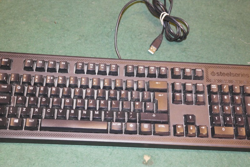 Steel Series Apex 100 Mechanical Gaming Keyboard (Blue led) (working)