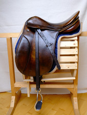 Stuebben Parzival Extra Dressur Sattel 17 Zoll, KW 31., Reitsattel