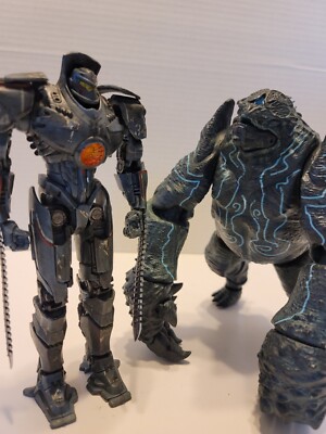 Pacific Rim 2013 NECA Leatherback & Battle Damage Gipsy Danger