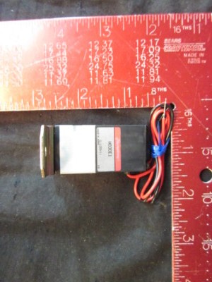 Applied Materials (AMAT) 3870-01238 Humphrey H030E1 VALVE SOL VACUUM 3-PORT 10/3