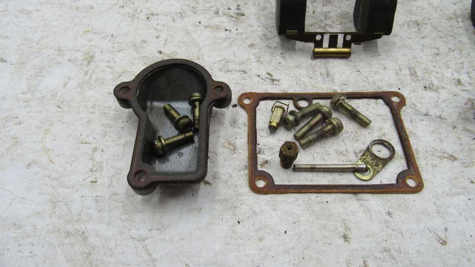Juego de carburadores Yamaha RZ350 1984 OEM Foto 2 de 4