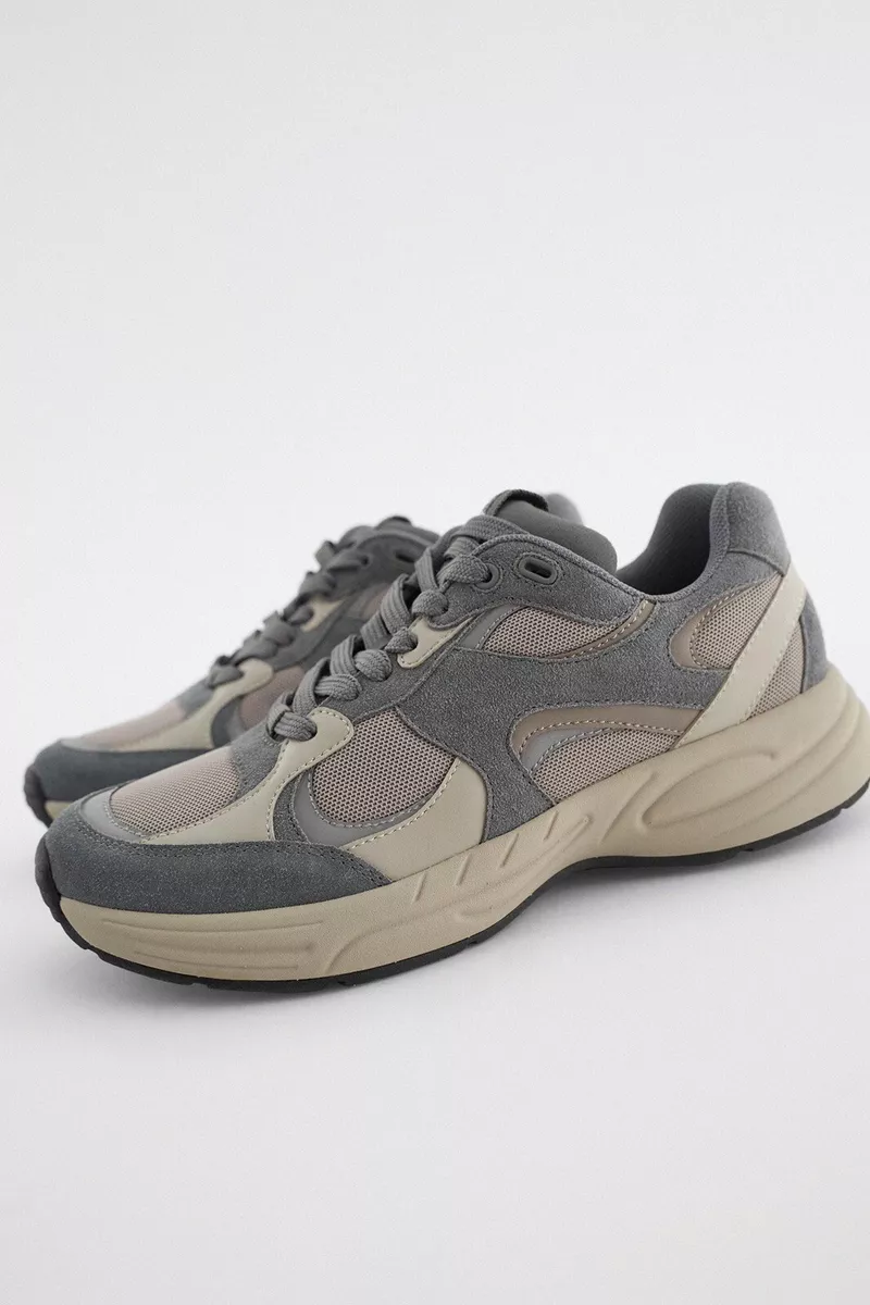 Contrasting sneakers deals zara