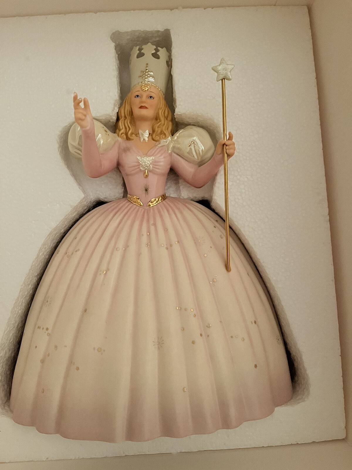 Classic The Wizard of Oz Glinda The Good Witch Lenox Figurine