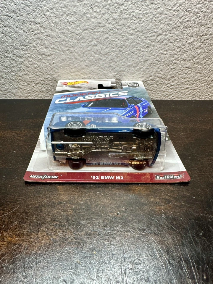 BMW M3 2017 Premium Car Culture Modern Classics '92 azul Foto 2 de 4