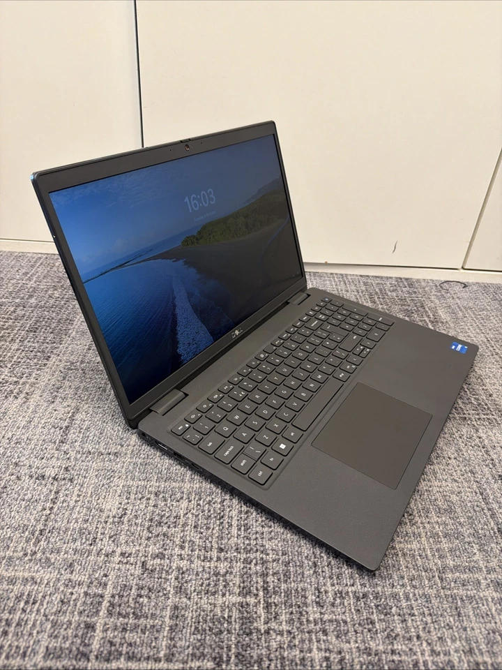 Dell Latitude 3520 · i5-1135G7 · 8GB · 512GB, photo 2 of 5