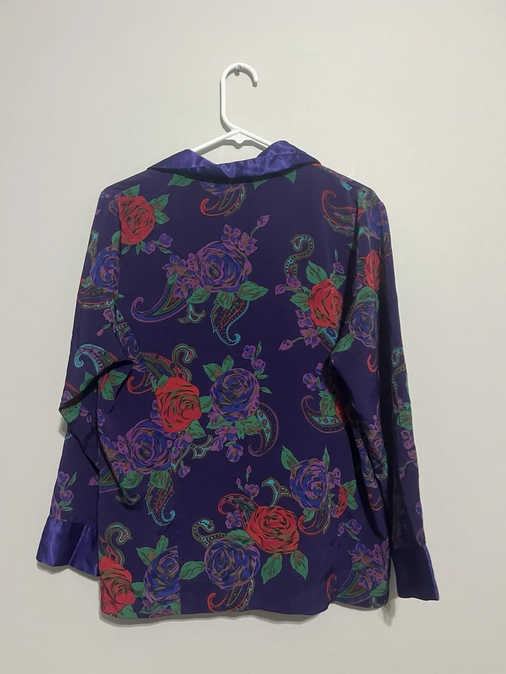 Camiseta para dormir Victorias Secret para mujer S satinada etiqueta dorada floral cachemira púrpura Foto 2 de 4