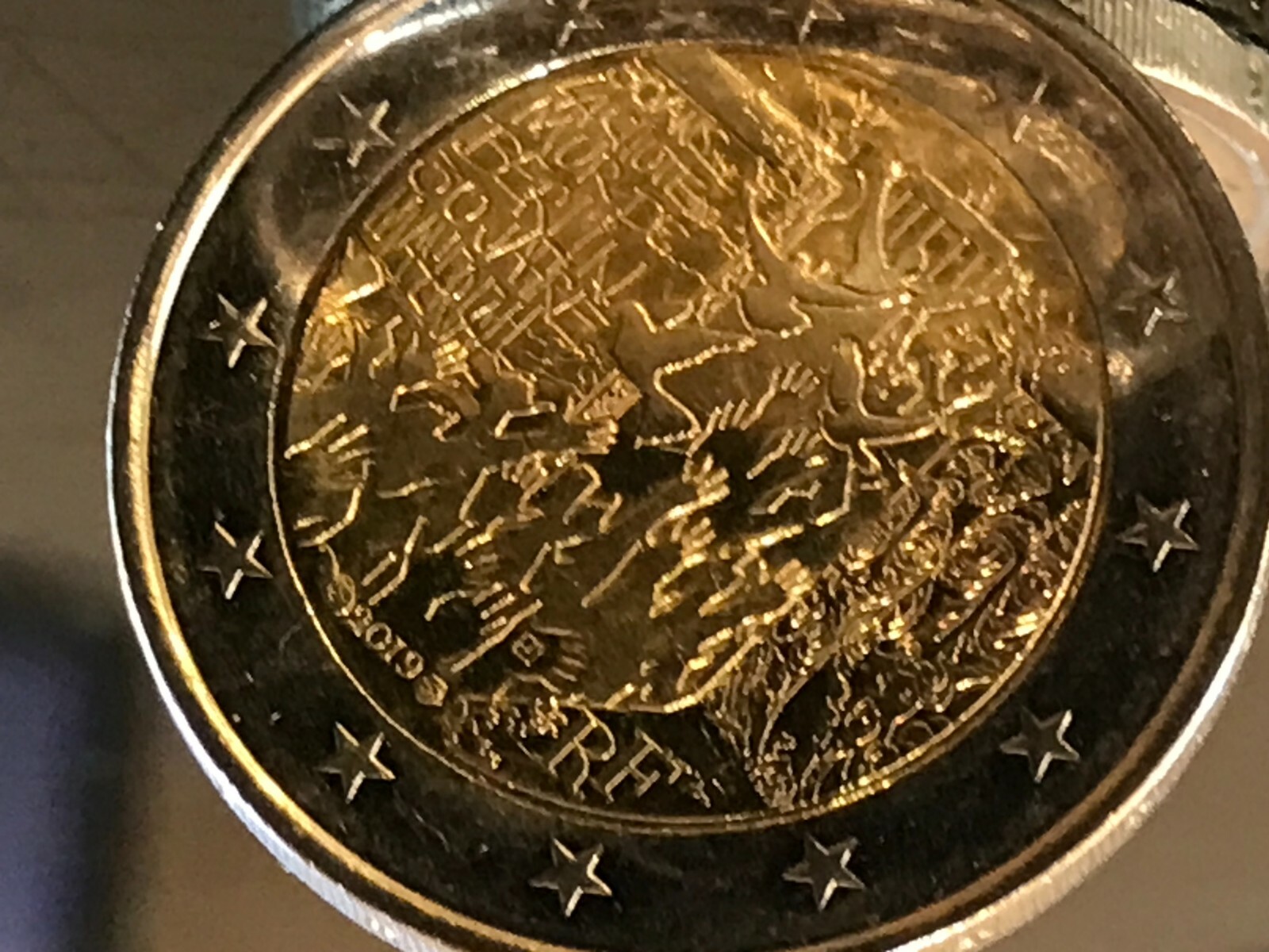 Piece 2 Euros La Chute Du Mur De Berlin Pièce 2 euros rare - Commémoration Chute du mur de Berlin - 2019 | eBay