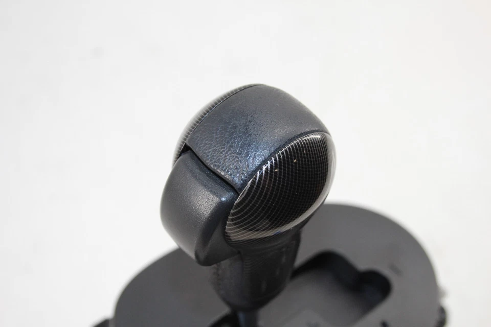 Nissan Juke Nismo RS 2015 A/T palanca de cambios con perilla de cambio OEM DM122 Foto 2 de 4