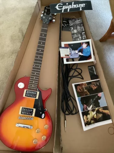EPIPHONE LES PAUL 100 SUNBURST ELECTRIC GUITAR Authenticity Signed By Les Paul