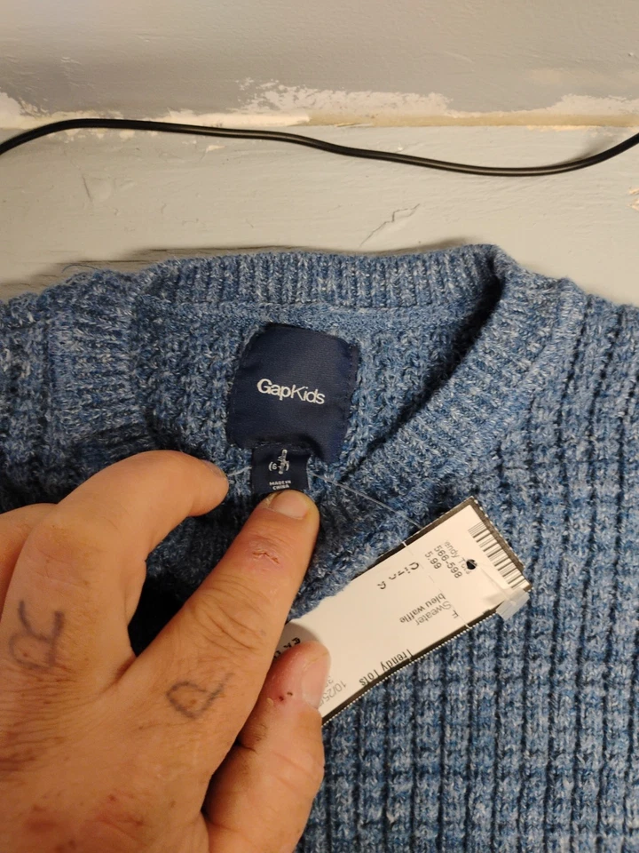 Suéter de lana azul Gap para niños calzoncillos boxer y tres pares de calcetines Foto 2 de 4
