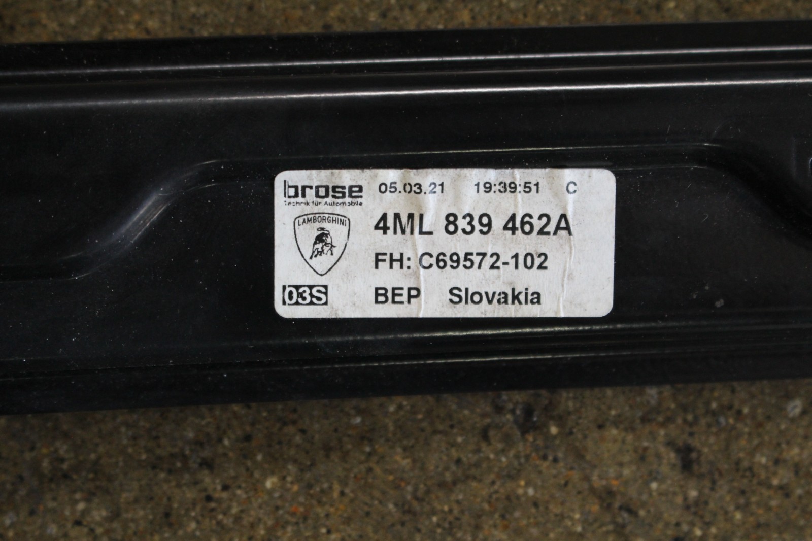 Lamborghini Urus Rear Right Window regulator P/N 4ML839462A