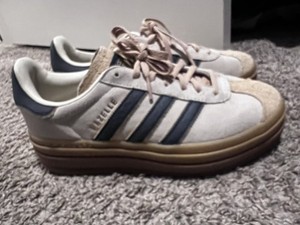 Adidas ORIGINALS GAZELLE BOLD Women's Casual Shoe Cream and Navy US Size 8