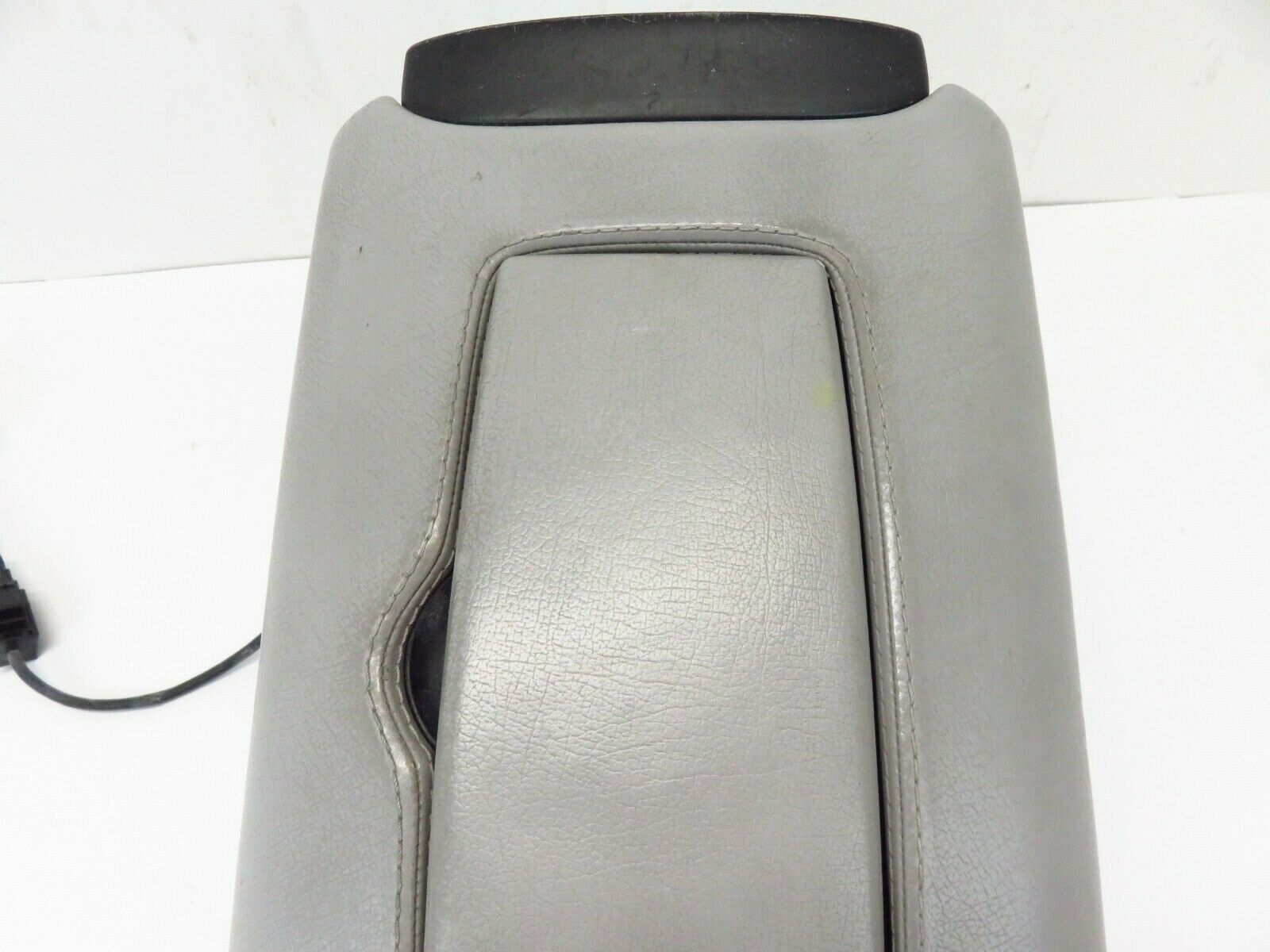 2006 Maserati Quattroporte Center Console Lid w/ Phone Storage Arm Rest M139 OEM