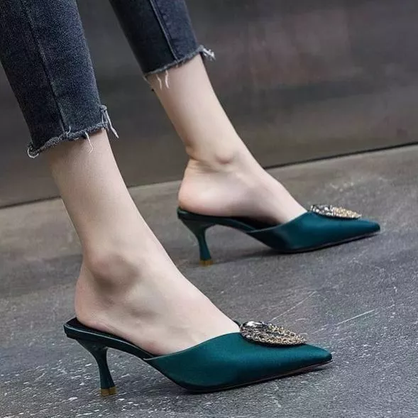 Pointed toe deals mules