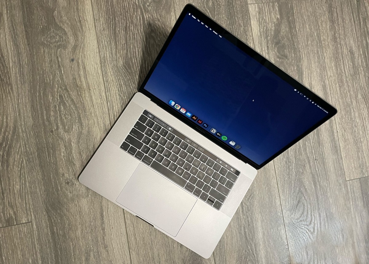 Apple MacBook Pro 15.4 Apple MacBook Pro 15.4