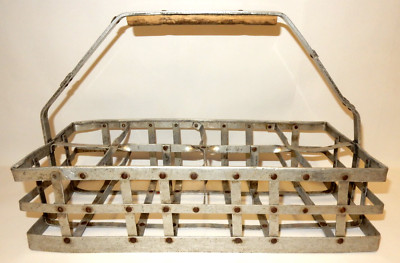 VINTAGE EIGHT POSITION WOOD HANDLED MILKMAN'S ALUMINUM DAIRY MILK BOTTLE CARRIER