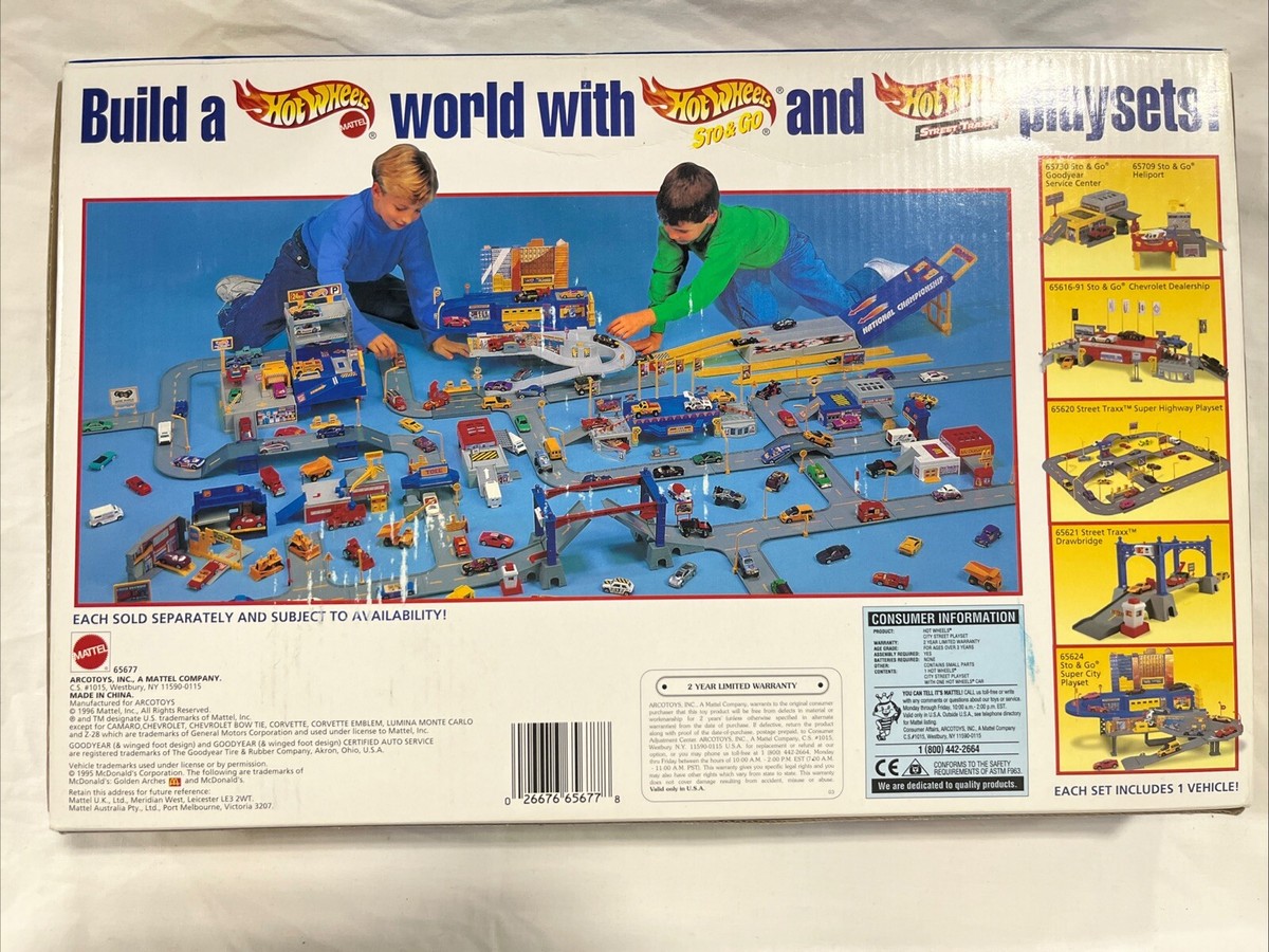 Vintage Mattel Hot Wheels City Street Playset 1996 McDonald's NIB