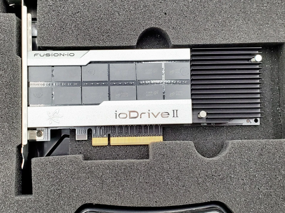Fusion-io ioDrive2 1.2TB PCIe SSD (F00-001-1T20-CS-0001) W/ IOLaunch USB & Case - Image 4 of 4