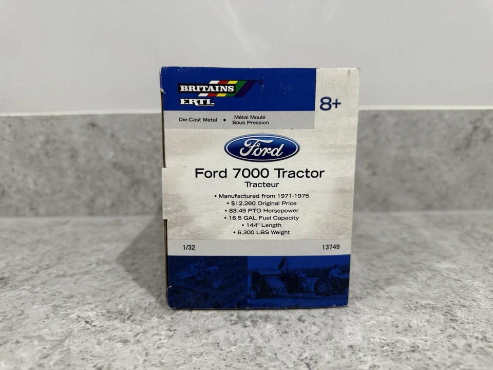 Britains Farm - Ford 7000 Agricultural Tractor - 1:32 Scale - 13749 - New/Mint - Image 2 of 4