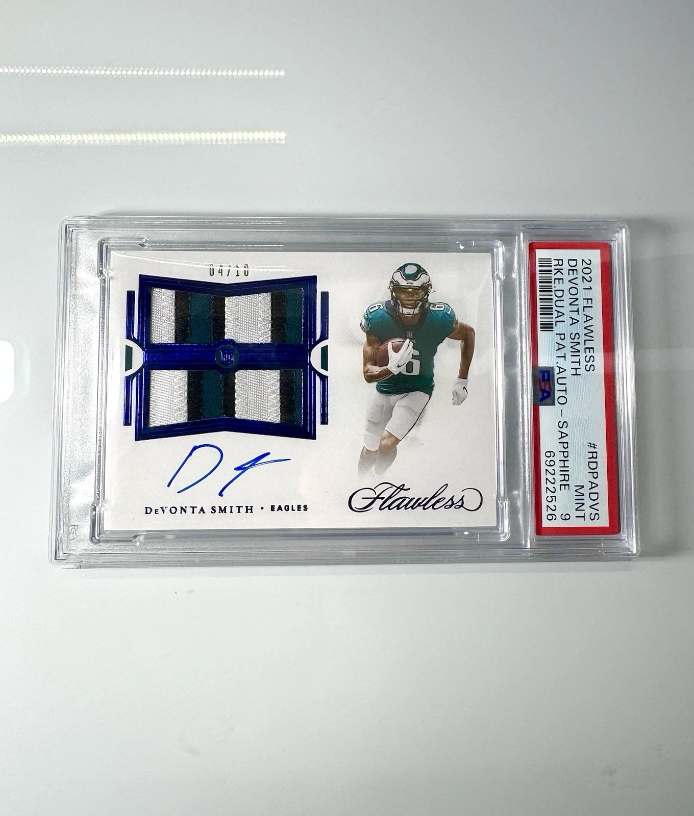 DeVonta Smith Panini Flawless Rookie Dual Patch Autograph #RDPADVS Sapphire