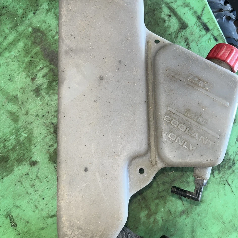 Tanque anticongelante refrigerante conducto de aire Polaris Sportsman 400L Trail Boss 350L 400L 6X6 Foto 3 de 4