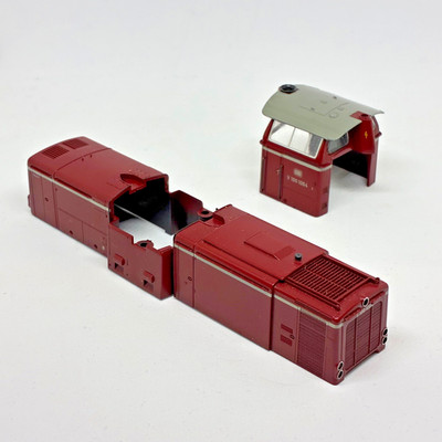 Roco - Ersatzteil - Umhang und Kabine für Lok 43644 - V100 1064 - H0