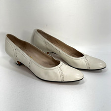 Vintage Salvatore Ferragamo Cream White Women s Size 9 AAAA Pumps - See Details