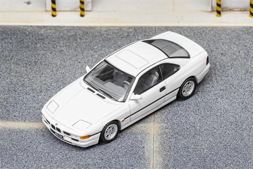 Shadow 1:64 BMW 850Csi LHD Model Car - Picture 18 of 18