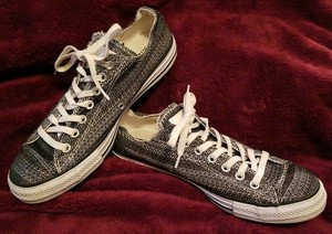chuck taylor all star woven low top
