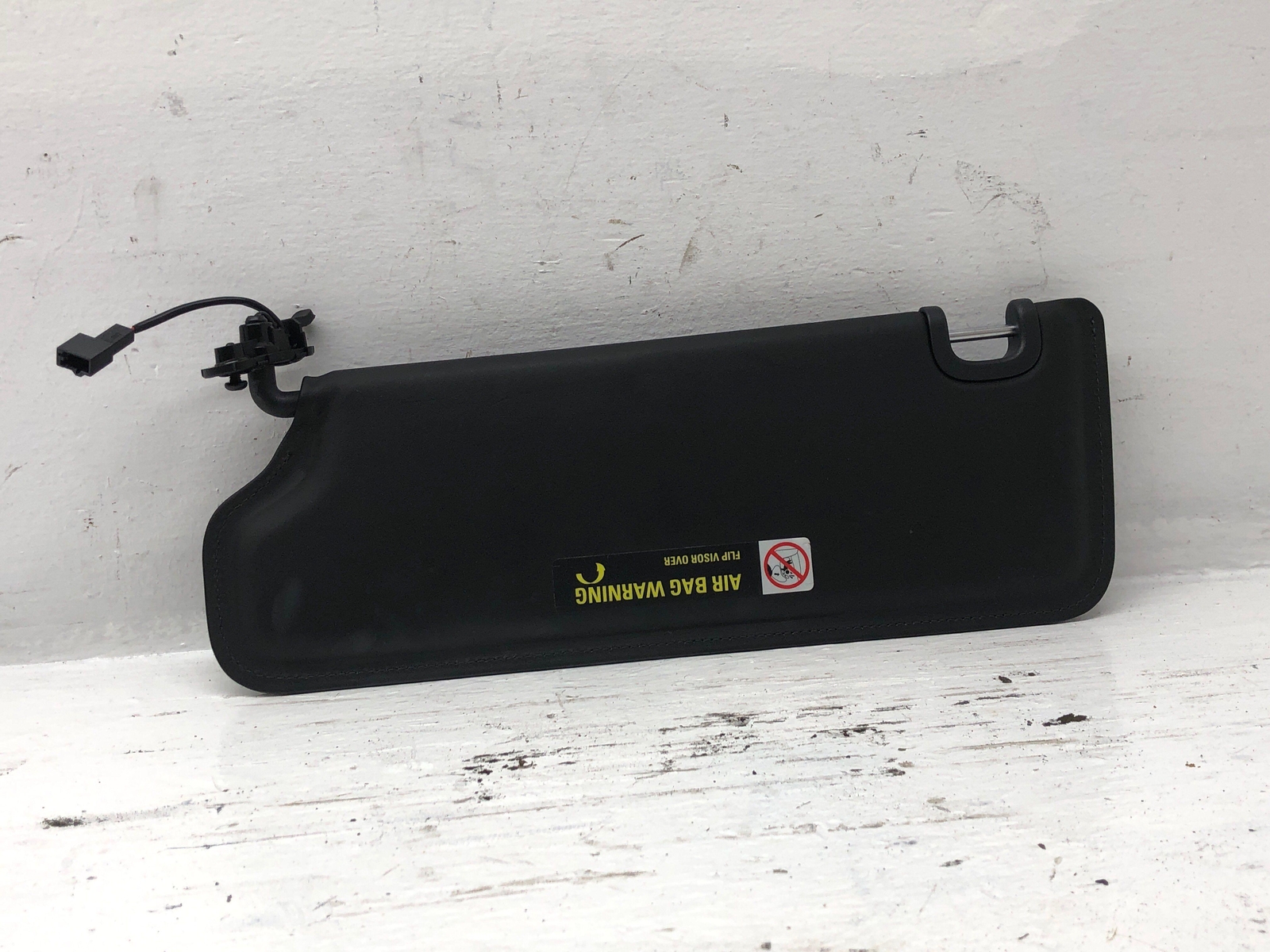 2006-2012 BENTLEY CONTINENTAL FRONT RIGHT SUN VISOR SHADE *INDENTS/BROKEN TRIM*